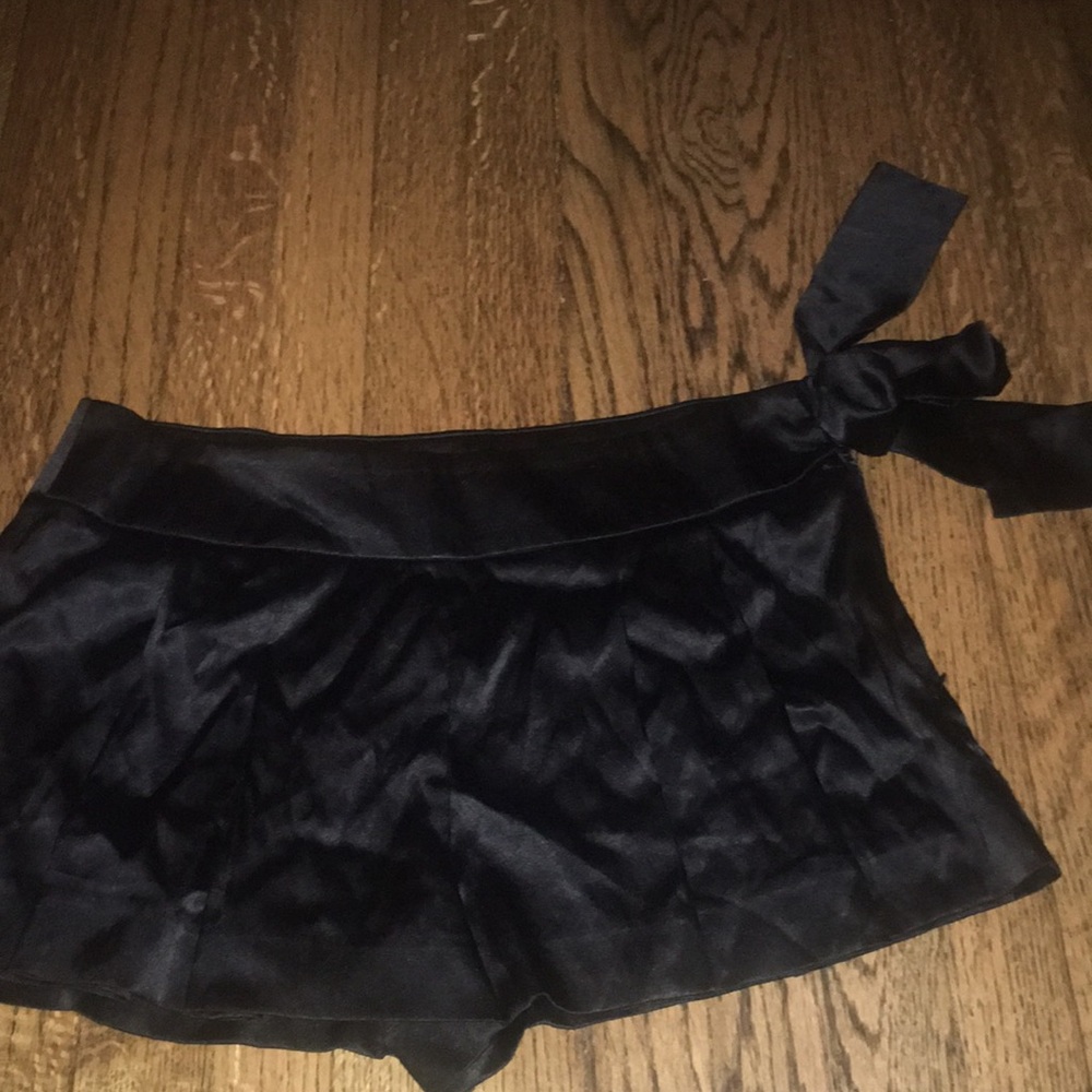 black flowy shorts